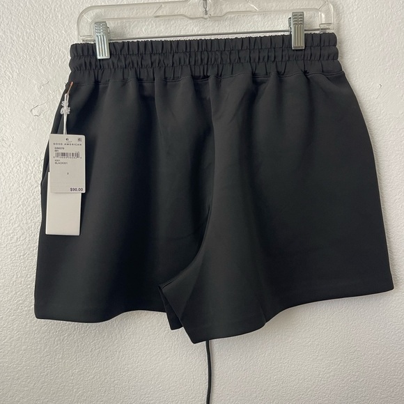 NWT Good American Black Scuba Neoprene Women's Shorts Size 2 - Picture 3 of 11